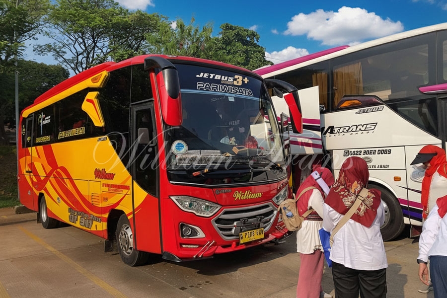 Keliling Indonesia dalam Sehari: Wisata ke TMII dengan Kenyamanan Medium Bus William Trans