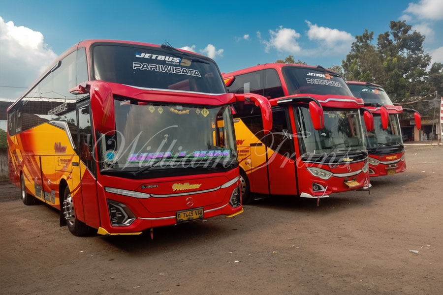 Menjelajah Jejak Sejarah dan Kuliner Cirebon: Armada Mewah untuk Rombongan Super Besar