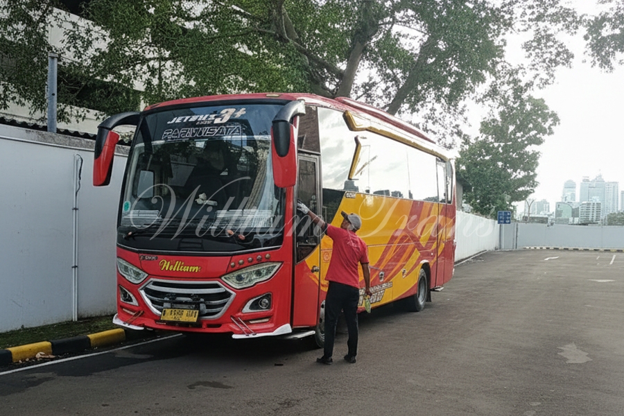 Menjelajahi Sisi Seru Jakarta Selatan dengan Kenyamanan Medium Bus William Trans