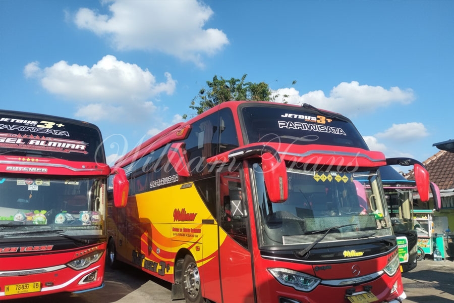 Merangkul Jejak Wali di Demak: Perjalanan Rombongan Besar dari Jakarta dengan Big Bus William Trans