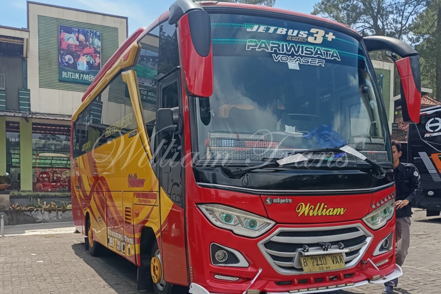 Petualangan Menuju Sejuknya Bandung Barat: Sewa Medium Bus William Trans dari Jakarta